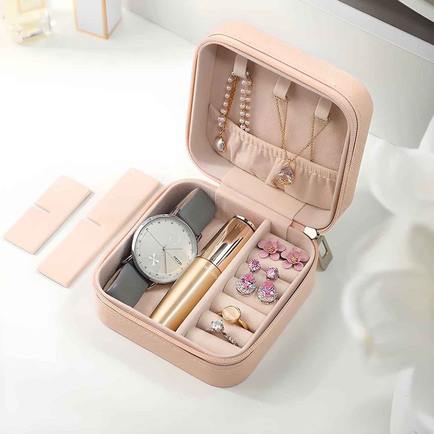 Portable jewelry box