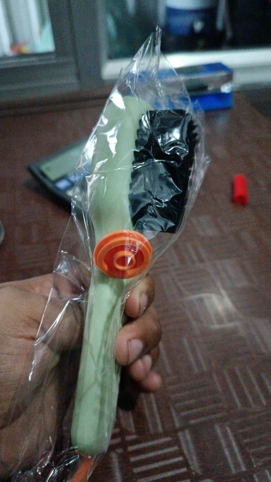 packaging of shoe polishing brush